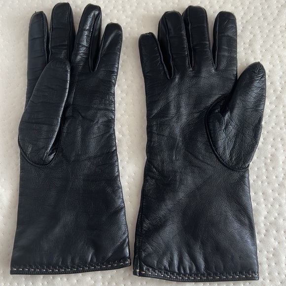 Coach Women’s Leather Gloves - Picture 2 of 6